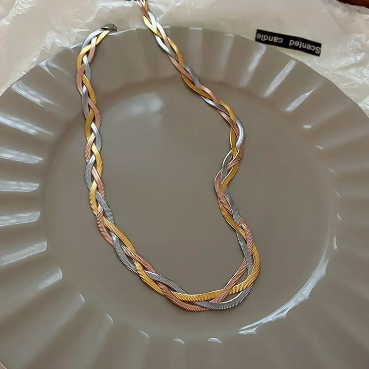 Collar «Élégance Chic» en oro y plata