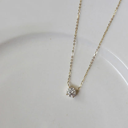 Collar de plata de ley chapado en oro con circonita