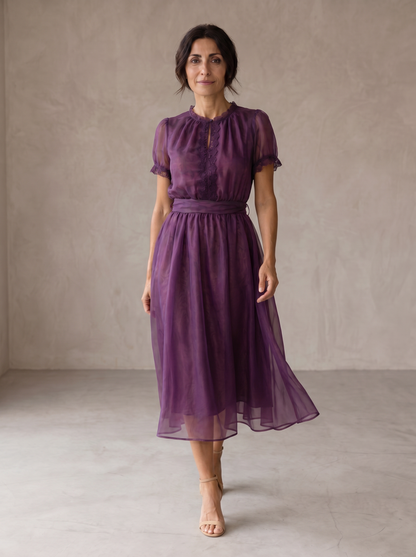 FLAVIA | Maxi Vestido con Escote Gota y Borde de Encaje de Chifón