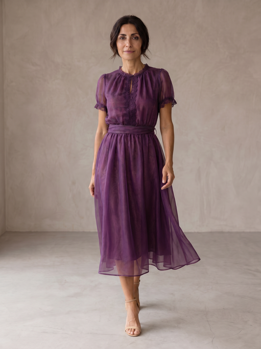 FLAVIA | Maxi Vestido con Escote Gota y Borde de Encaje de Chifón