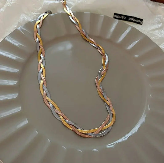 Collar «Élégance Chic» en oro y plata