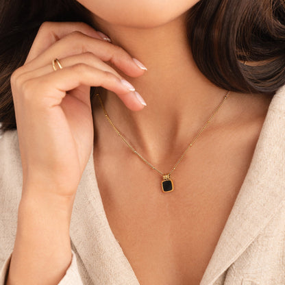 Collar elegante de doble vuelta